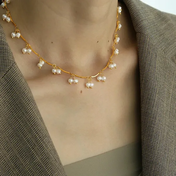 Gold_Pearl_Charm_Necklace_For_Women